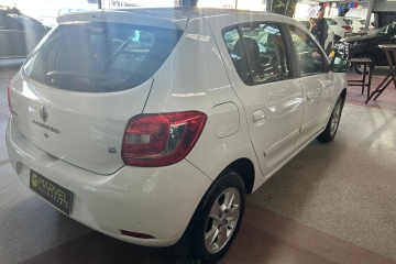 SANDERO